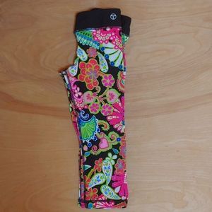 Trina turk medium yoga pants capri